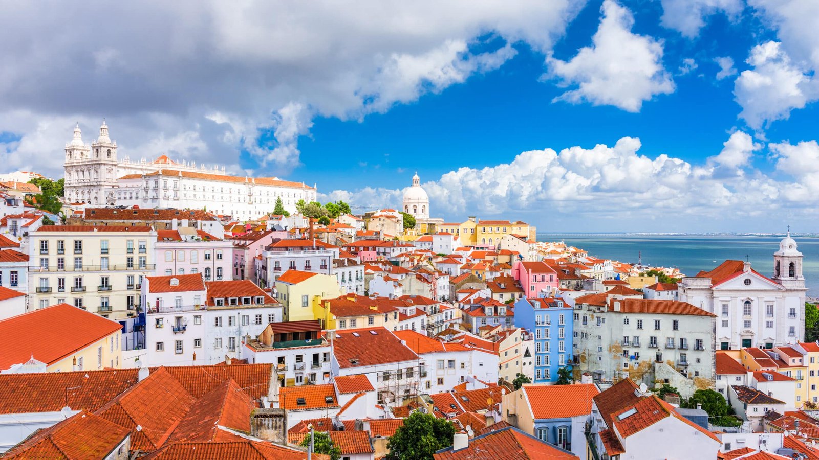 lisbon portugal skyline